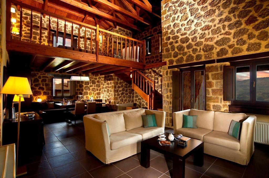 Pliadon Gi Mountain Resort & Spa Kato Sinikia Trikalon الغرفة الصورة