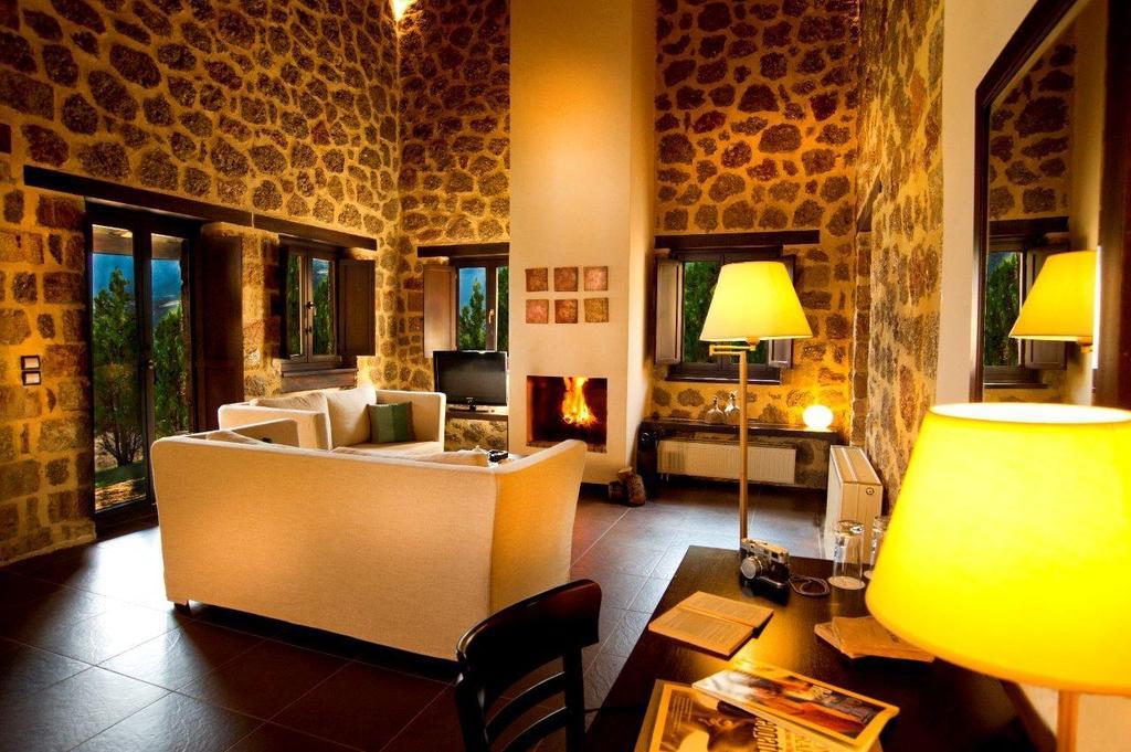 Pliadon Gi Mountain Resort & Spa Kato Sinikia Trikalon الغرفة الصورة
